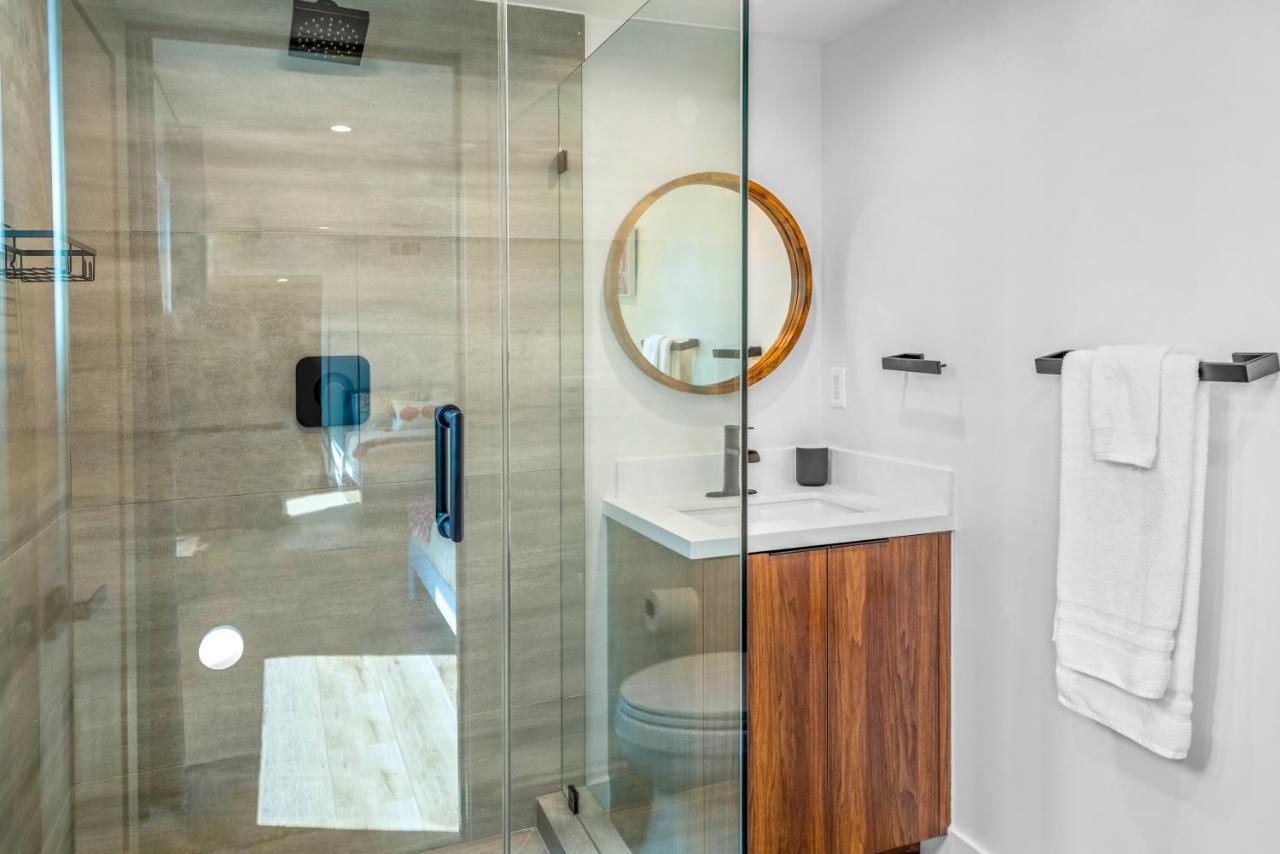 Stylish Sherman Oaks Townhouse 3Bed + 3.5Bath All Master Suites لوس أنجلوس المظهر الخارجي الصورة